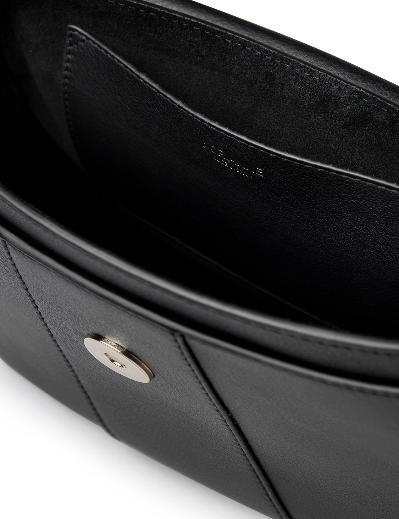 <tc>AVALON - Black</tc>
